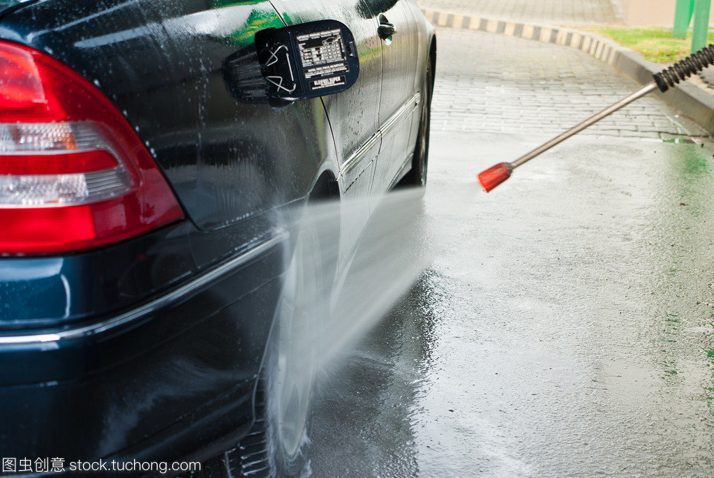 洗车新体验 掌握高效洗车水枪使用技巧